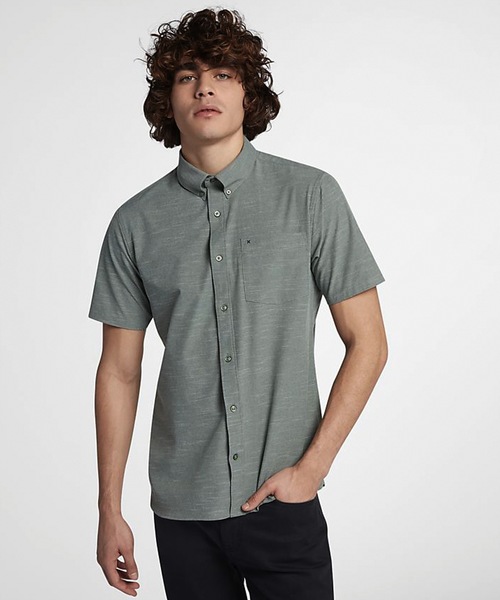 Hurley (ハーレー)の「M HRLY ALCHEMY TOP SS/ハーレー メンズ 半袖シャツ(シャツ/ブラウス・メンズ・ブラック/ブルー/グリーン・MEDIUM/LARGE/SMALL)」の3枚目の写真