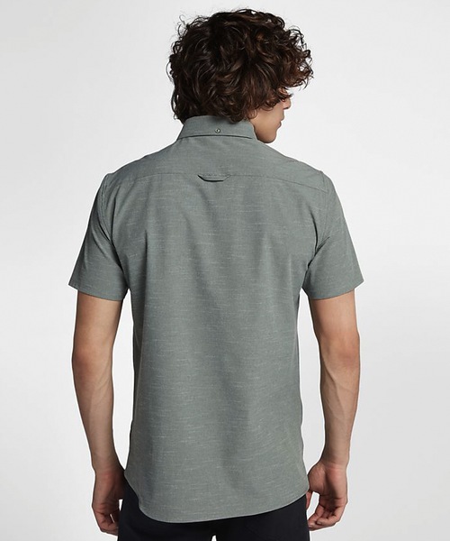 Hurley (ハーレー)の「M HRLY ALCHEMY TOP SS/ハーレー メンズ 半袖シャツ(シャツ/ブラウス・メンズ・ブラック/ブルー/グリーン・MEDIUM/LARGE/SMALL)」の4枚目の写真