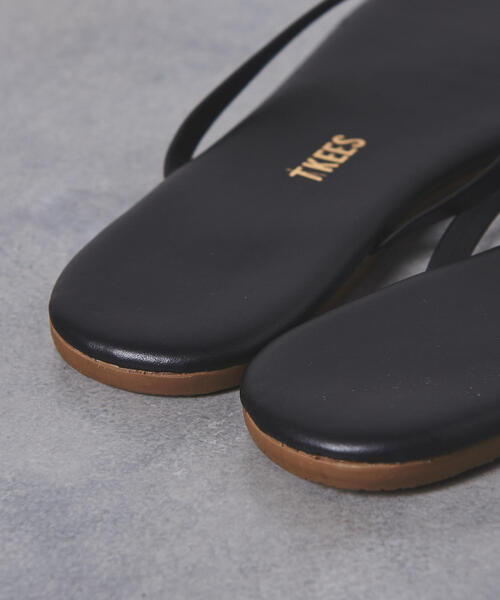 TKEES（ティキーズ）の「＜TKEES（ティキーズ）＞ トング サンダル（サンダル・レディース・ブラウン/ブラック・6/8/7/5）」の8枚目の写真