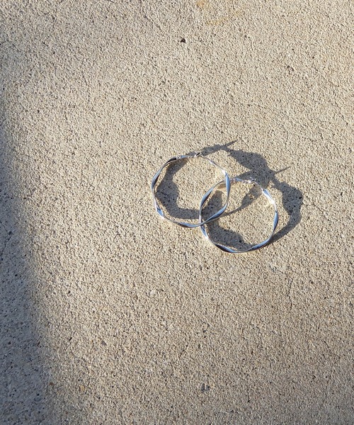 minia（ミニア）の「ねじりフープのピアス/イヤリング ＜選べるサイズ＞ [minia] ≪2019AW新作≫（ピアス（両耳用）・レディース・B/A/C/D/E/F/G/H・FREE）」の13枚目の写真