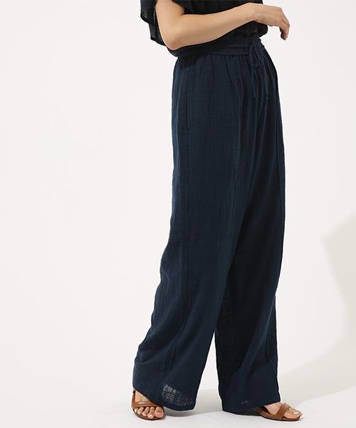 AZUL by moussy（アズールバイマウジー）の「リネンライクEASYPT（その他パンツ・レディース・ネイビー/ライトベージュ/ブラウン・SMALL/MEDIUM）」の4枚目の写真