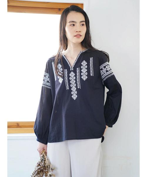 AMERICAN HOLIC(アメリカンホリック)の「刺繍ラグランブラウス(シャツ/ブラウス・レディース・ホワイト/ブラック/オフホワイト・FREE)」の6枚目の写真