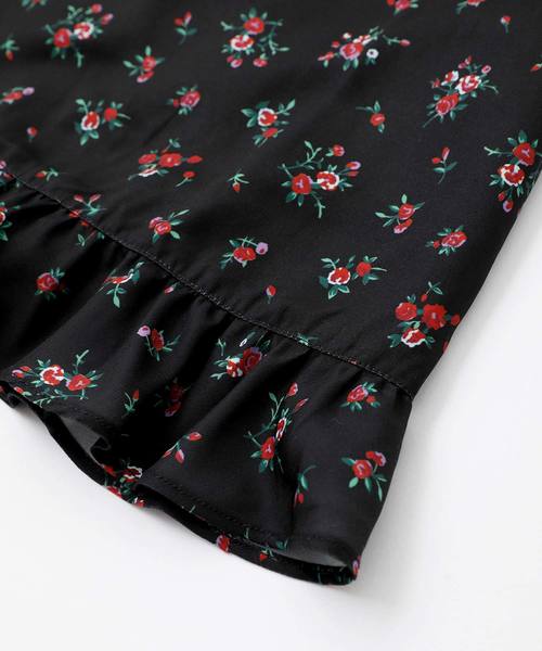 X-girl(エックスガール)の「FLORAL MINI DRESS(ワンピース・レディース・ブラック/オリーブ/ブルー・1/2)」の9枚目の写真