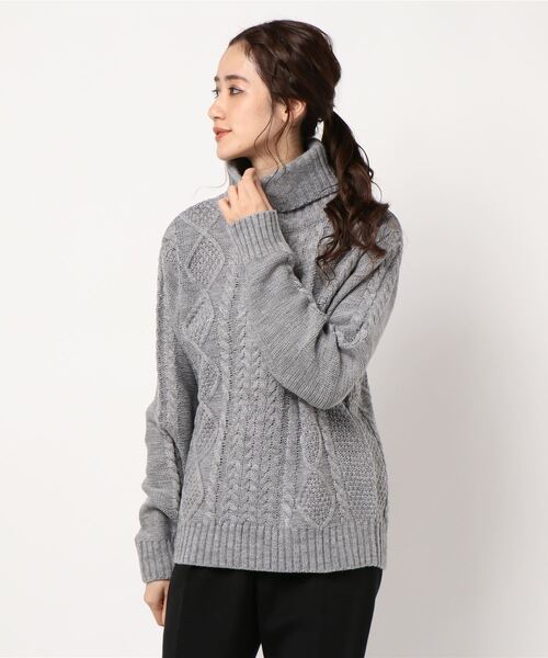 Bling Leads(ブリングリーズ)の「【Bl】ケーブルタートルネックニット(ニット/セーター・レディース・ベージュ/グレー/キャメル/ネイビー/ブルー/オフホワイト/ブラック/ダークグリーン/ワイン/マスタード/モカ/アイボリー/ピンク・MEDIUM/X-LARGE/LARGE)」の5枚目の写真