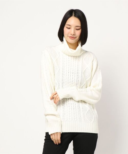 Bling Leads(ブリングリーズ)の「【Bl】ケーブルタートルネックニット(ニット/セーター・レディース・ベージュ/グレー/キャメル/ネイビー/ブルー/オフホワイト/ブラック/ダークグリーン/ワイン/マスタード/モカ/アイボリー/ピンク・MEDIUM/X-LARGE/LARGE)」の2枚目の写真