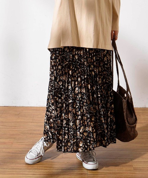 Discoat(ディスコート)の「【ZOZO限定/2020春物新作】花柄プリーツスカート/セットアップ/ロングスカート/マキシスカート/フレアスカート/リゾート マキシワンピース/マーメイドスカート(スカート)」|ブラック