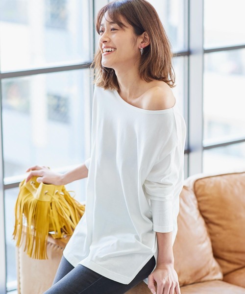 KOBE LETTUCE(コウベレタス)の「選べる3typeネックコットン無地Tシャツ(Tシャツ/カットソー・レディース・ホワイト/ホワイト系その他/ホワイト系その他2/ホワイト系その他5/ホワイト系その他3/ホワイト系その他4・1/2/3)」の2枚目の写真