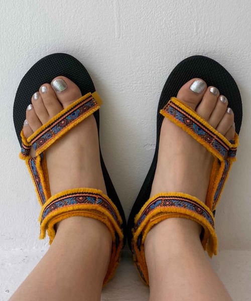 Teva（テバ）の「TEVA ORIGINAL UNIVERSAL MARESSA (BLACK)（サンダル・レディース・ブラック・23.0cm/24.0cm/25.0cm/22.0cm）」の4枚目の写真