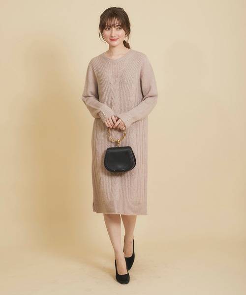 tocco closet（トッコ　クローゼット）の「袖口パール付き後ろベロアリボン装飾ケーブル編みニットワンピース（ワンピース・レディース・ブラウン/ラベンダー/グレイッシュベージュ・M）」の14枚目の写真