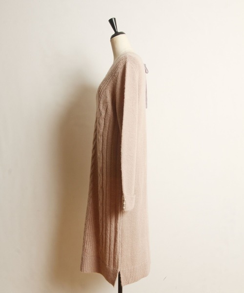 tocco closet（トッコ　クローゼット）の「袖口パール付き後ろベロアリボン装飾ケーブル編みニットワンピース（ワンピース・レディース・ブラウン/ラベンダー/グレイッシュベージュ・M）」の12枚目の写真