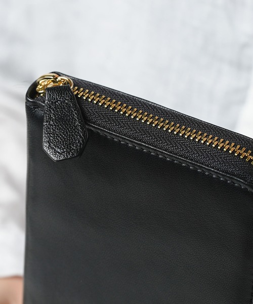 MURA(ムラ)の「ゴートレザー スキミング防止 大容量 通帳ケース(パスポートケース・レディース・ブラック/ネイビー/グレー/イエロー/グリーン・FREE)」の13枚目の写真