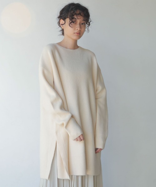AMERICAN HOLIC(アメリカンホリック)の「サイドスリットゆるニットチュニック *○(ニット/セーター・レディース・チャコールグレー/ベージュ/アイボリー/モカ・FREE)」の1枚目の写真