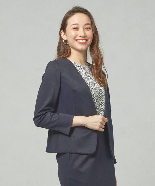 closet story(クローゼットストーリー)の「<closet story>□ポンチ カラーレス ジャケット -手洗い可能-(ノーカラージャケット・レディース・ベージュ/ネイビー・SMALL/MEDIUM)」の3枚目の写真