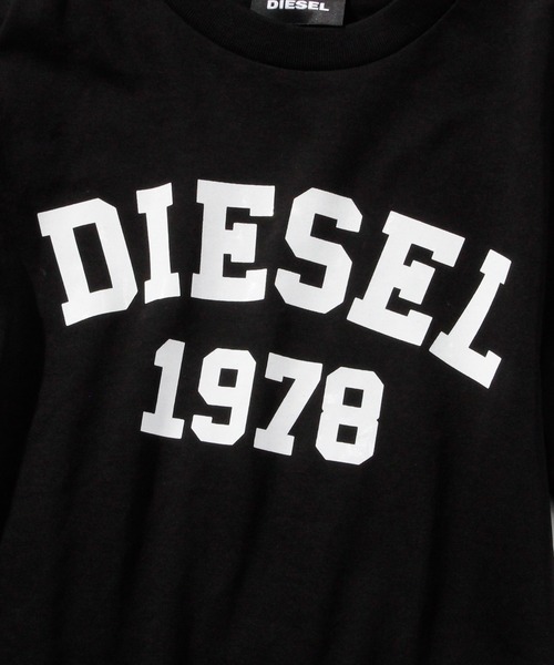 DIESEL KIDS(ディーゼルキッズ)の「DIESEL(ディーゼル)Kids & Junior カットソーTシャツ(Tシャツ/カットソー・キッズ・ブラック/ホワイト/チャコールグレー/ブルー・4YEAR/6YEAR/8YEAR/10YEAR/12YEAR/14Y/16Y)」の7枚目の写真