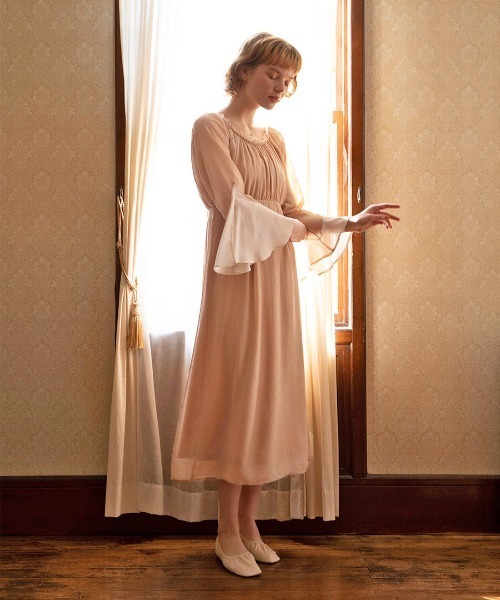 mangata（モンガータ）の「【ZOZO限定カラーあり】Petal onepiece（ワンピース・レディース・ベージュ/ブルー/ピンク・FREE）」の11枚目の写真