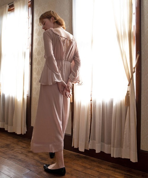 mangata（モンガータ）の「【ZOZO限定カラーあり】Petal onepiece（ワンピース・レディース・ベージュ/ブルー/ピンク・FREE）」の13枚目の写真