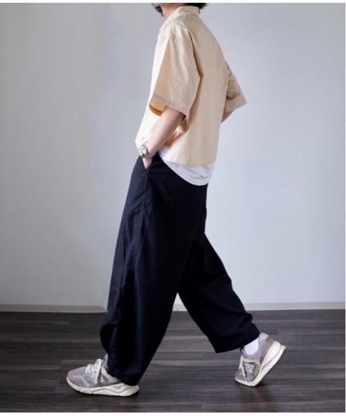 y/m by れぽすけ（イムバイレポスケ）の「クロップドレギュラーカラーシャツ（シャツ/ブラウス・メンズ・ベージュ/ブルー・MEDIUM/LARGE）」の7枚目の写真