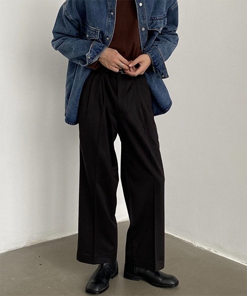 WESTBOY(ウエストボーイ)の「【WB ORIGINALS】Center Pleated Wide Slacks WO21S315PT(スラックス・メンズ・ブラック/ベージュ/ブラウン・M/L/XL)」の2枚目の写真