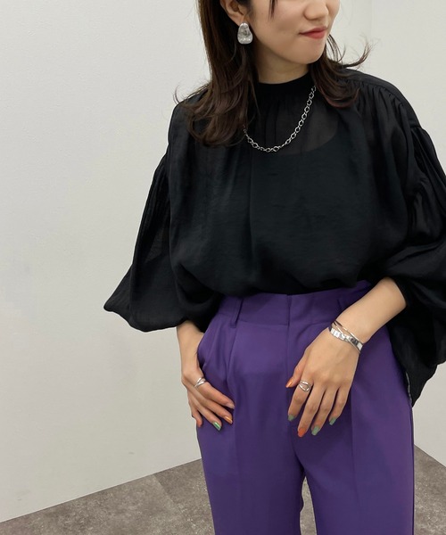 apres jour mignon(アプレジュールミニョン)の「シアー袖ボリュームハイネックブラウス【ZOZOTOWN限定アイテム】(シャツ/ブラウス・レディース・オフホワイト/グリーン/ブラック/グレイッシュベージュ・フリー/X-LARGE)」の13枚目の写真