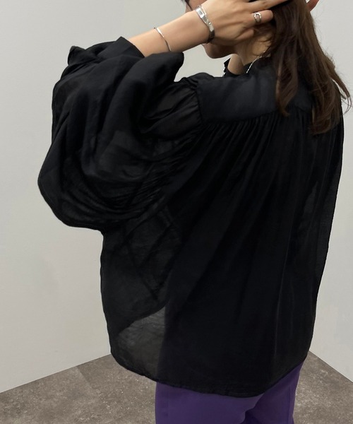 apres jour mignon(アプレジュールミニョン)の「シアー袖ボリュームハイネックブラウス【ZOZOTOWN限定アイテム】(シャツ/ブラウス・レディース・オフホワイト/グリーン/ブラック/グレイッシュベージュ・フリー/X-LARGE)」の15枚目の写真