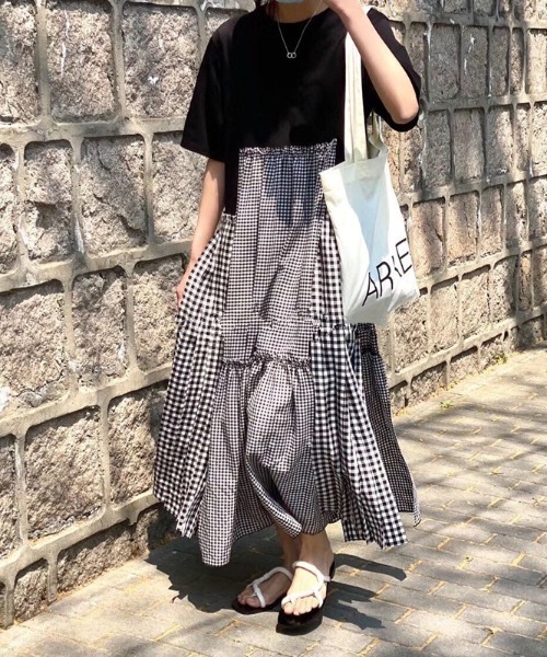 ABITOKYO(アビトーキョー)の「カットソー切り替えギンガムチェックティアードロングワンピース(ワンピース・レディース・ブラック/レッド/ブルー/グリーン・FREE)」の5枚目の写真