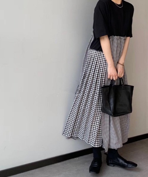 ABITOKYO(アビトーキョー)の「カットソー切り替えギンガムチェックティアードロングワンピース(ワンピース・レディース・ブラック/レッド/ブルー/グリーン・FREE)」の6枚目の写真