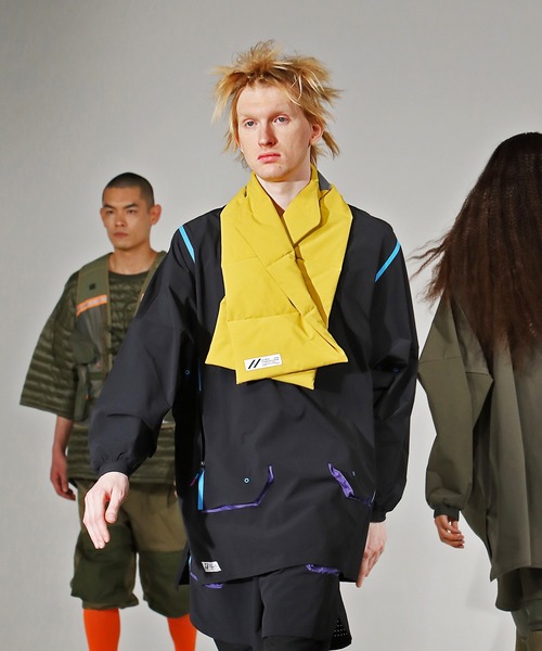 SIVA（シヴァ）の「SIVA シヴァ / DOLMAN SEAM-LINE WIDE L-SLEEVE ドルマンスリーブシームラインワイドロンT ビッグシルエット / 21C-S-02-01（Tシャツ/カットソー・メンズ・ブラック/カーキ・2/3）」の2枚目の写真