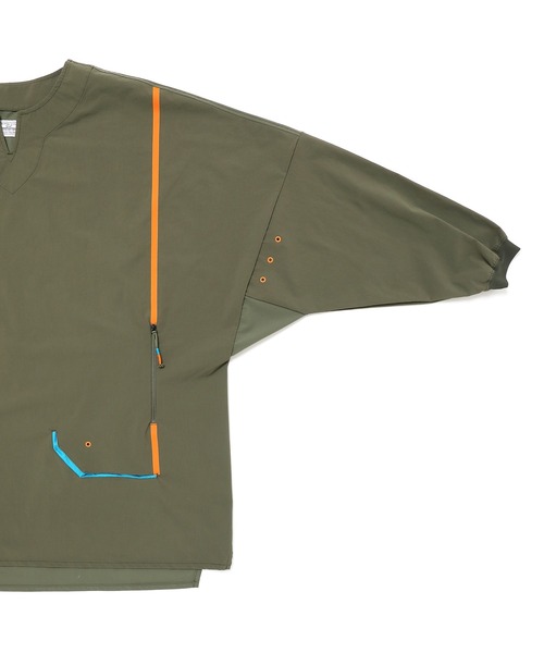 SIVA（シヴァ）の「SIVA シヴァ / DOLMAN SEAM-LINE WIDE L-SLEEVE ドルマンスリーブシームラインワイドロンT ビッグシルエット / 21C-S-02-01（Tシャツ/カットソー・メンズ・ブラック/カーキ・2/3）」の7枚目の写真