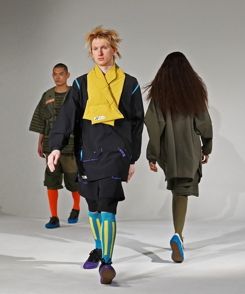 SIVA（シヴァ）の「SIVA シヴァ / DOLMAN SEAM-LINE WIDE L-SLEEVE ドルマンスリーブシームラインワイドロンT ビッグシルエット / 21C-S-02-01（Tシャツ/カットソー・メンズ・ブラック/カーキ・2/3）」の20枚目の写真