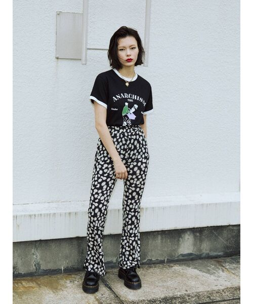 jouetie（ジュエティ）の「レトロカップルトリムTシャツ（Tシャツ/カットソー・レディース・オフホワイト/ブラック/ライトブルー・MEDIUM）」の5枚目の写真