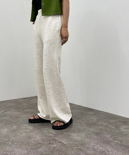 apres jour mignon(アプレジュールミニョン)の「スウェットフレアパンツ【ZOZOTOWN限定アイテム】(その他パンツ・レディース・ブラック/杢グレー/ナチュラル・SMALL/MEDIUM/X-LARGE)」の3枚目の写真