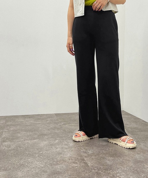 apres jour mignon(アプレジュールミニョン)の「スウェットフレアパンツ【ZOZOTOWN限定アイテム】(その他パンツ・レディース・ブラック/杢グレー/ナチュラル・SMALL/MEDIUM/X-LARGE)」の2枚目の写真