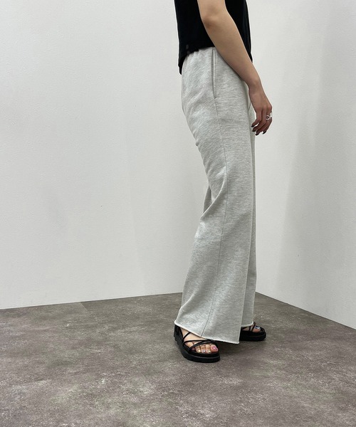 apres jour mignon(アプレジュールミニョン)の「スウェットフレアパンツ【ZOZOTOWN限定アイテム】(その他パンツ・レディース・ブラック/杢グレー/ナチュラル・SMALL/MEDIUM/X-LARGE)」の12枚目の写真