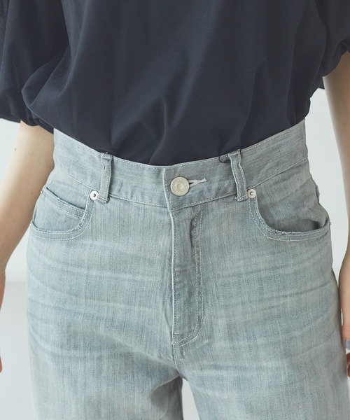 Abahouse Devinette（ドゥヴィネット）の「【BRAHMIN】ワイドデニムパンツ（デニムパンツ・レディース・ライトグレー/オフホワイト・38/36）」の10枚目の写真