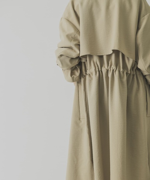 URBAN RESEARCH（アーバンリサーチ）の「【撥水加工付き】ウエストドロストトレンチコート（トレンチコート・レディース・ベージュ/オレンジ系その他/チャコールグレー・FREE）」の14枚目の写真