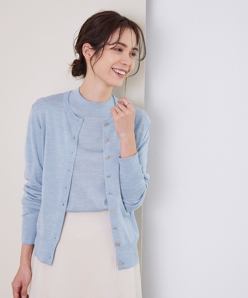 ROPE'（ロペ）の「【新色追加】【毛玉になりにくい】ウォッシャブルクルーネックニットカーディガン（ニット/セーター・レディース・ブラック/グレー/ベージュ/ピンク/ワイン/ホワイト系その他/ライトグレー/キナリ/サックスブルー・38）」の7枚目の写真