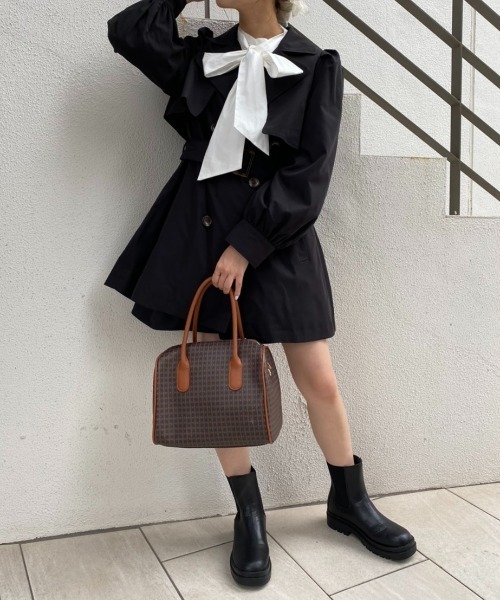 one after another NICE CLAUP(ワンアフターアナザーナイスクラップ)の「パリジェンヌ風ミドルトレンチコート(トレンチコート・レディース・ブラック/ベージュ・FREE)」の2枚目の写真