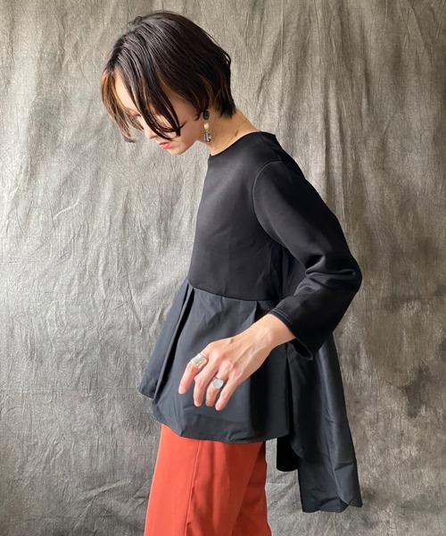 deux amour（ドゥーザムール）の「ポンチバックフリルカットソー（スウェット・レディース・ブラック/カーキ系・MEDIUM）」の8枚目の写真