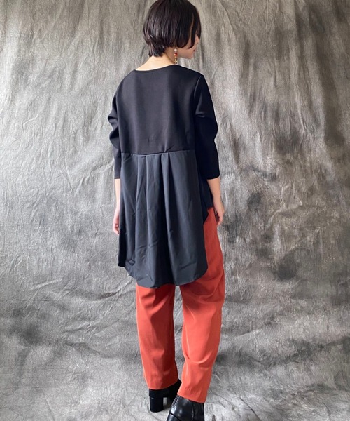 deux amour（ドゥーザムール）の「ポンチバックフリルカットソー（スウェット・レディース・ブラック/カーキ系・MEDIUM）」の17枚目の写真