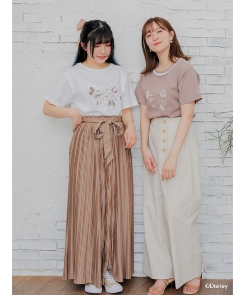 Disney(ディズニー)の「ミッキー&ミニー/フリル付きTシャツ(Tシャツ/カットソー・レディース・ピンク/オフホワイト/ブラウン・FREE)」の4枚目の写真