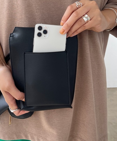 Shelly island（シェリーアイランド）の「フェイクレザーマルチポシェット（ショルダーバッグ・レディース・ホワイト/ベージュ/ブラック・FREE）」の13枚目の写真