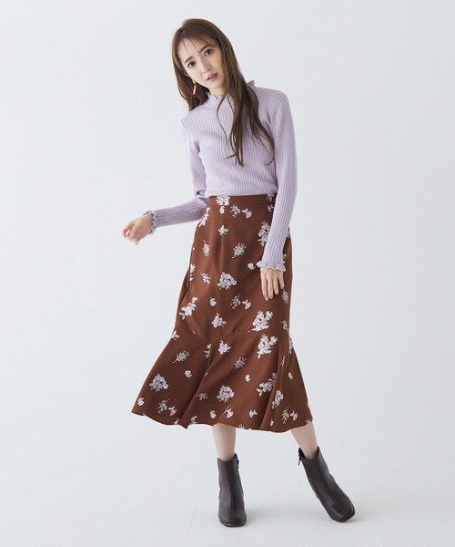 BE RADIANCE(ビーラディエンス)の「フラワープリントスカート(スカート・レディース・ブラウン/オフホワイト/ブルー・FREE)」の11枚目の写真