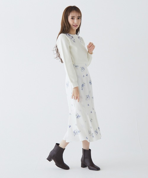 BE RADIANCE(ビーラディエンス)の「フラワープリントスカート(スカート・レディース・ブラウン/オフホワイト/ブルー・FREE)」の17枚目の写真