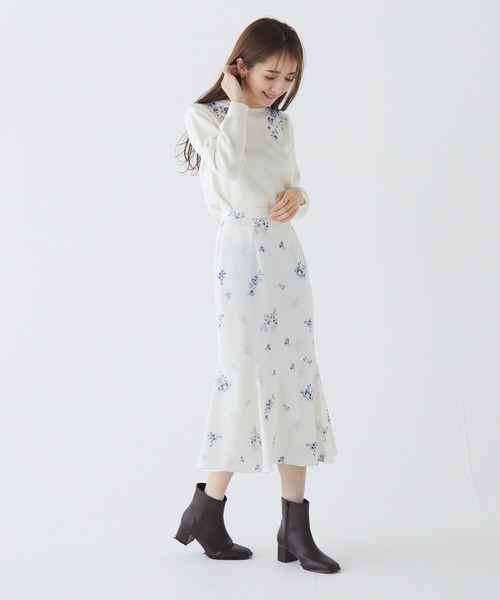 BE RADIANCE(ビーラディエンス)の「フラワープリントスカート(スカート・レディース・ブラウン/オフホワイト/ブルー・FREE)」の13枚目の写真