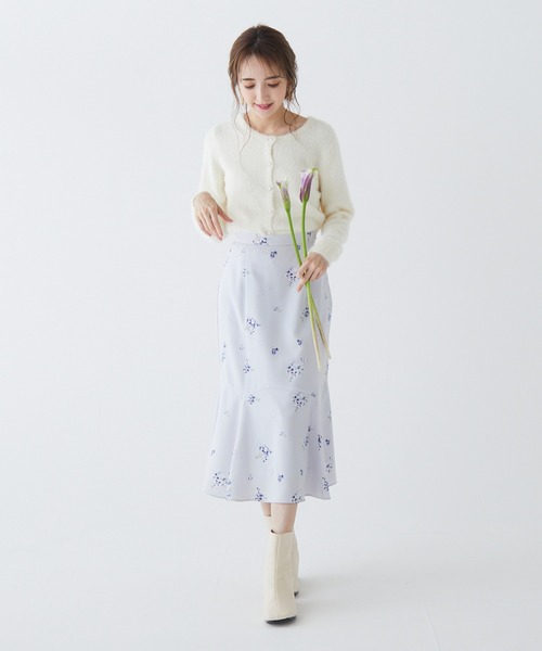 BE RADIANCE(ビーラディエンス)の「フラワープリントスカート(スカート・レディース・ブラウン/オフホワイト/ブルー・FREE)」の8枚目の写真