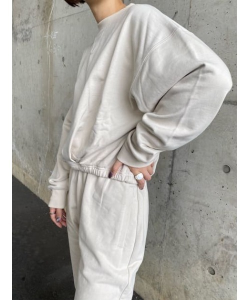 THROW by SLY（スローバイスライ）の「THROW OVER C/N SW TOP/オーバークルーネックスウェットトップス（スウェット・レディース・カーキ/アイボリー・FREE）」の12枚目の写真