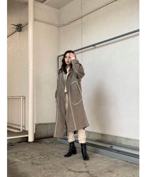 THROW by SLY（スローバイスライ）の「THROW OVER C/N SW TOP/オーバークルーネックスウェットトップス（スウェット・レディース・カーキ/アイボリー・FREE）」の9枚目の写真