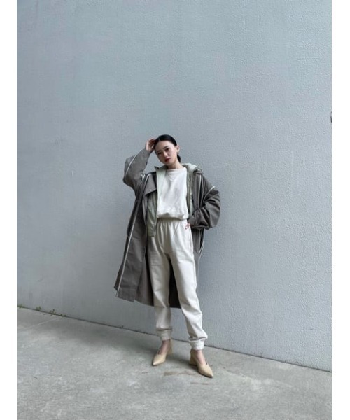 THROW by SLY（スローバイスライ）の「THROW OVER C/N SW TOP/オーバークルーネックスウェットトップス（スウェット・レディース・カーキ/アイボリー・FREE）」の7枚目の写真