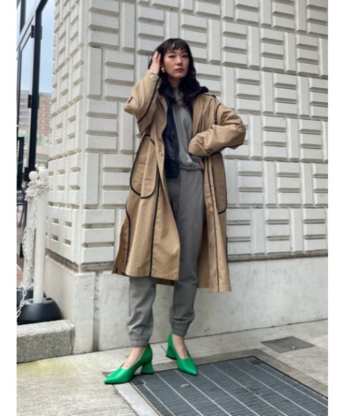 THROW by SLY（スローバイスライ）の「THROW OVER C/N SW TOP/オーバークルーネックスウェットトップス（スウェット・レディース・カーキ/アイボリー・FREE）」の5枚目の写真