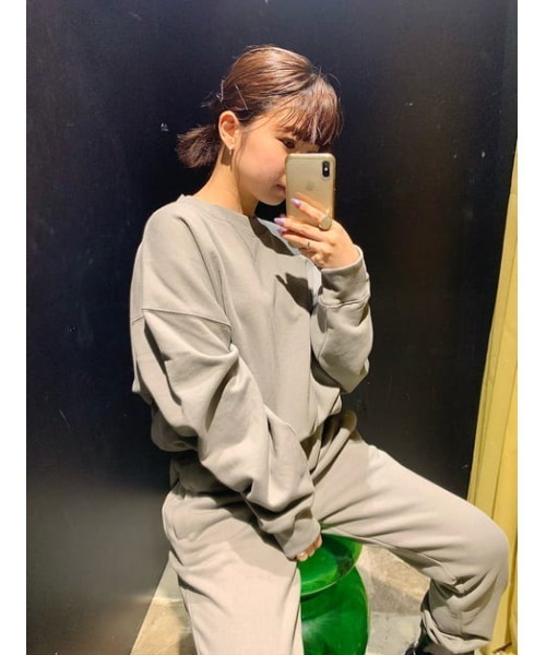 THROW by SLY（スローバイスライ）の「THROW OVER C/N SW TOP/オーバークルーネックスウェットトップス（スウェット・レディース・カーキ/アイボリー・FREE）」の3枚目の写真